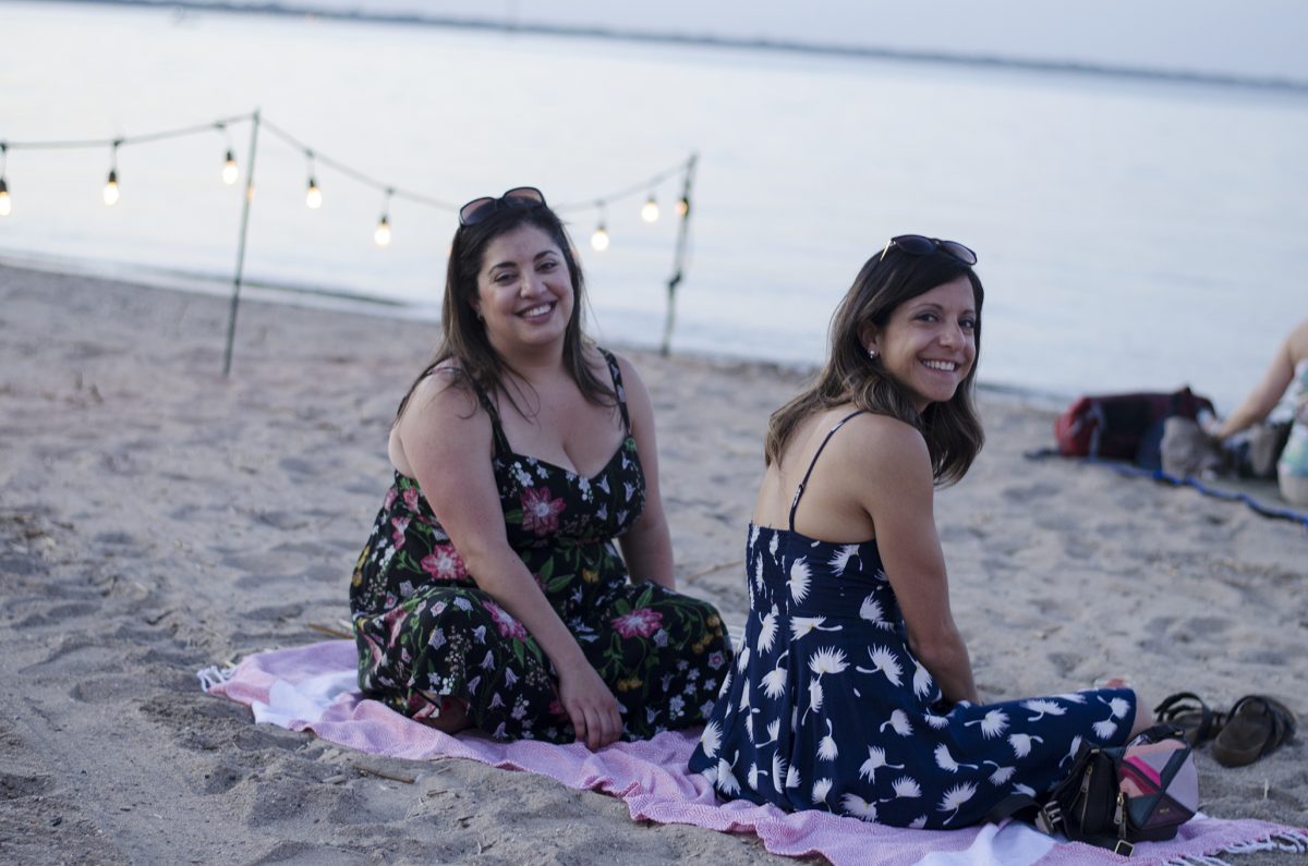 Dinner on a Beach Wows Dinner Goers With Unique Experience